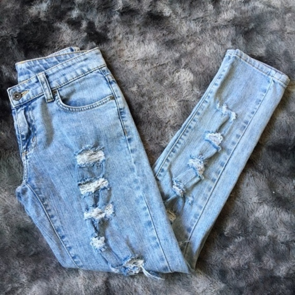 Carmar Destroyed Light Wash Jeans